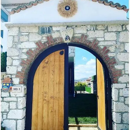 Alacati Ayn-i Ala Misafir Evi Tatil Evi