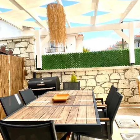Alacati Ayn-i Ala Misafir Evi Tatil Evi Çeşme